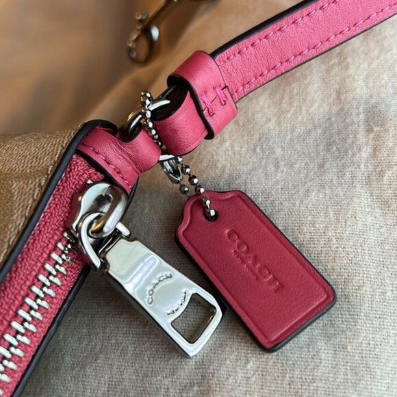 New Coach large gallery pouch - Picture 12 of 16